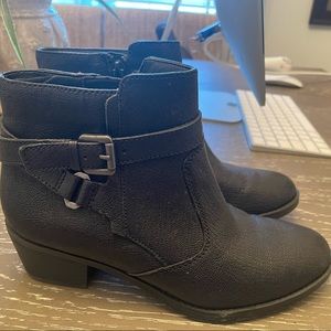 Size 6 Naturalizer Booties only worn once.